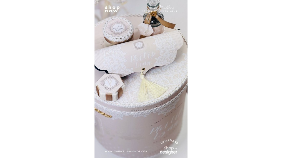 Trusou de botez brodat unisex, pentru fete sau baieti, Tres Chic Lace 39